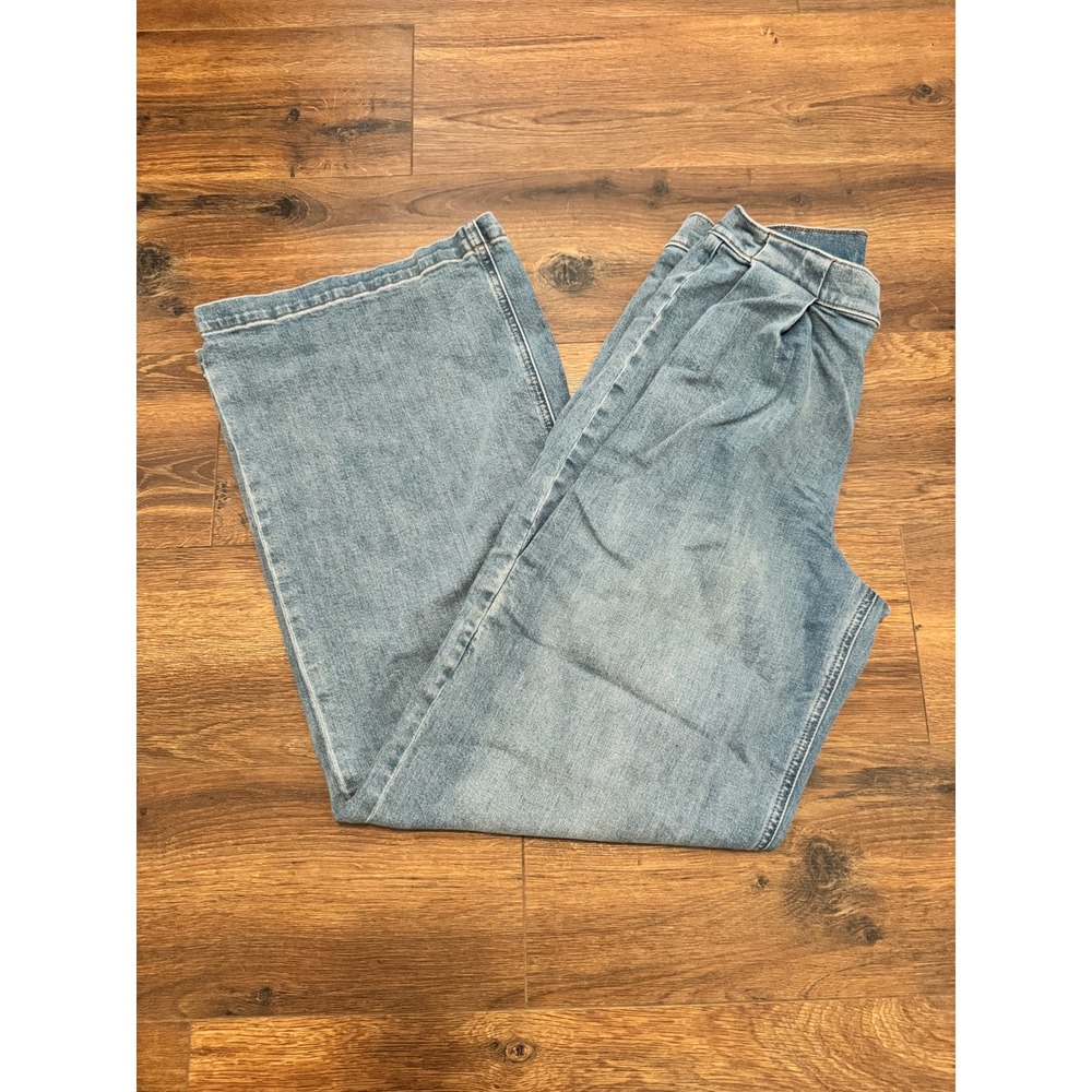 Express Relaxed Wide Leg Super High Rise Pleated Jeans Medium Wash Blue 6R